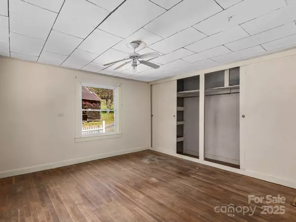 Mars Hill, NC 28754,372 + 424 Ban the Blues LN