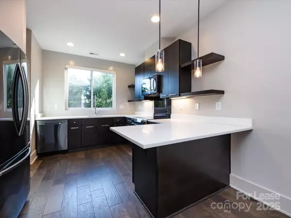 Charlotte, NC 28203,237 Domain WAY