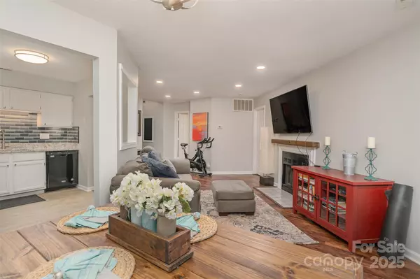 Charlotte, NC 28210,6501 Clavell LN #B