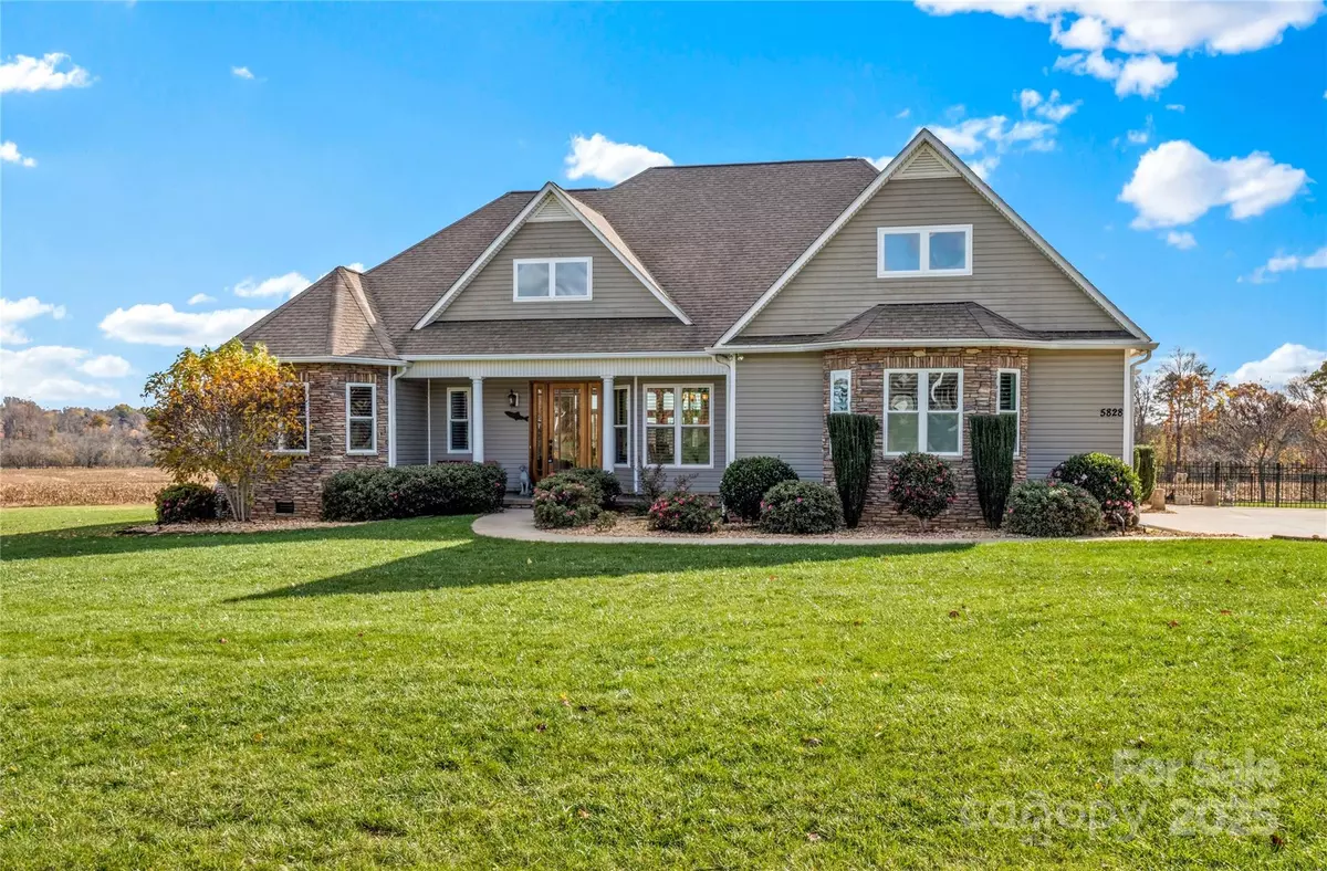 East Bend, NC 27018,5828 Jordan Gate DR