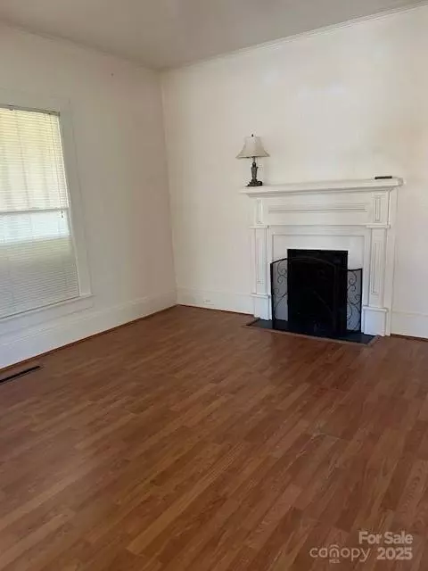 Kings Mountain, NC 28086,828 N Piedmont AVE