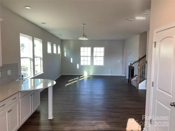 Charlotte, NC 28278,17212 Snug Harbor DR