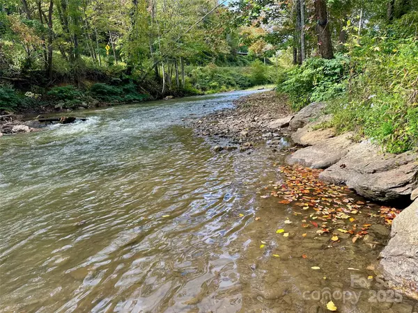 Spruce Pine, NC 28777,02 Highland River Pkwy #2