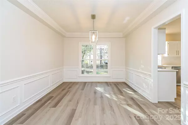 Charlotte, NC 28269,6001 Elm Cove LN