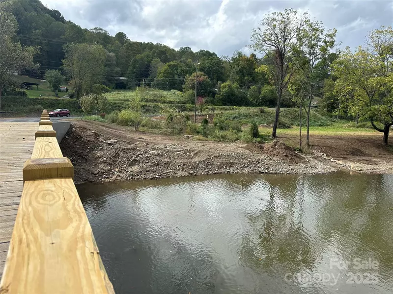 04 Highland River Pkwy #4, Spruce Pine, NC 28777