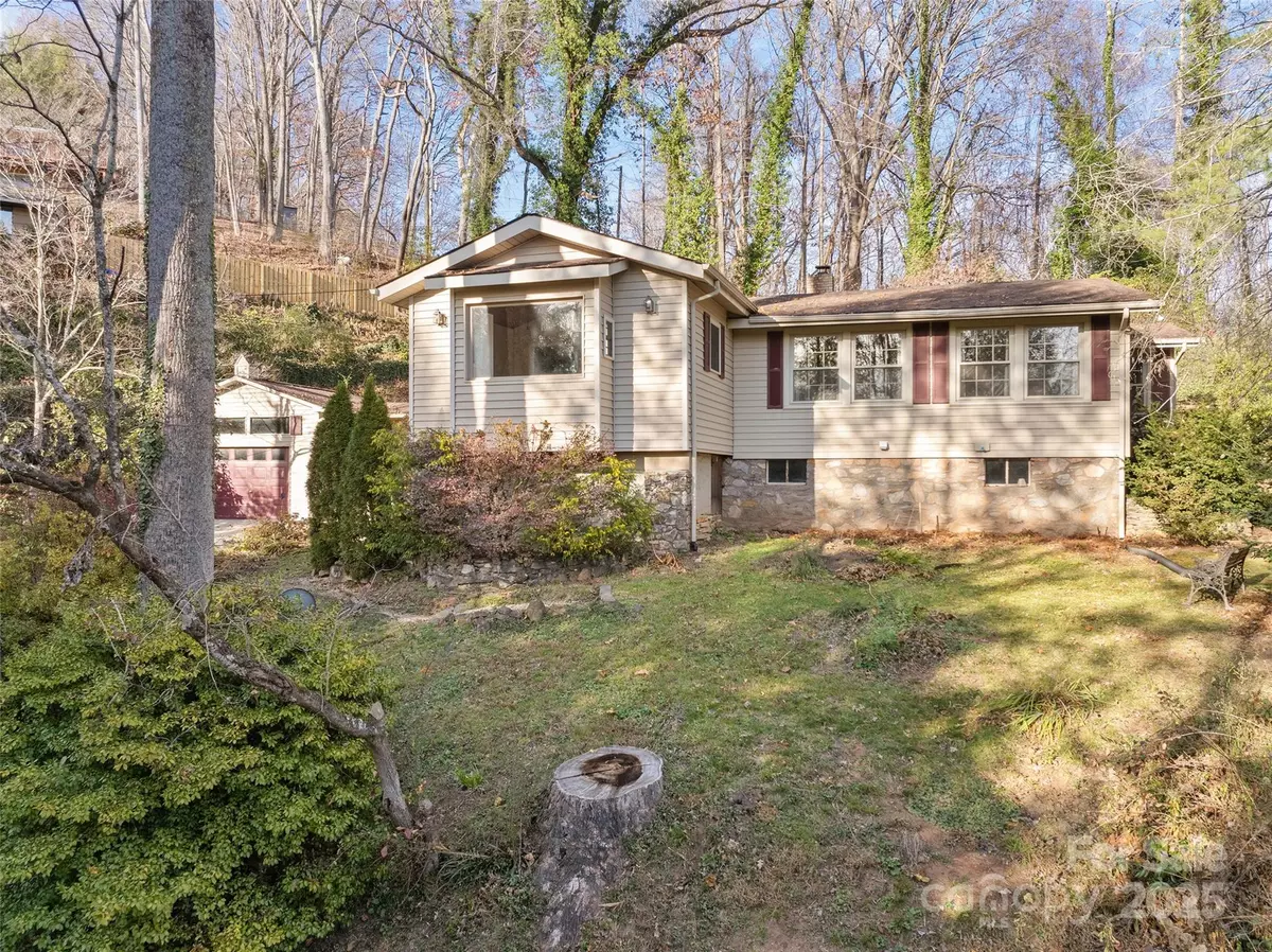 Waynesville, NC 28786,233 Rolling DR