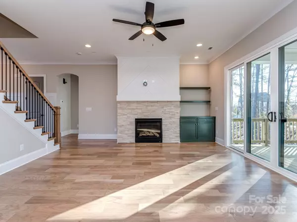 Tega Cay, SC 29708,11055 Holiday Cove DR