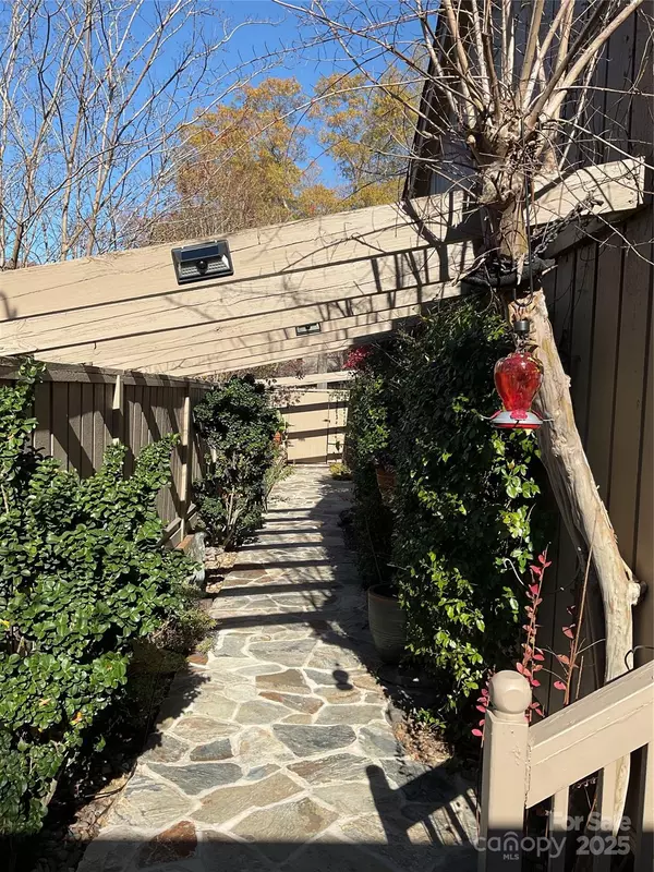 Charlotte, NC 28226,5134 Dunes CT