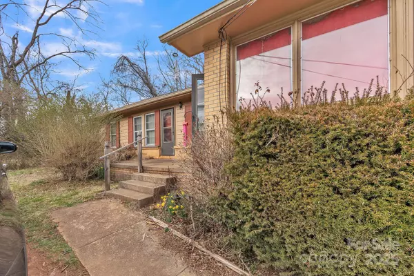 Cullowhee, NC 28723,247 Speedwell Acres RD