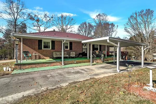 Hendersonville, NC 28792,44 Tuttle RD