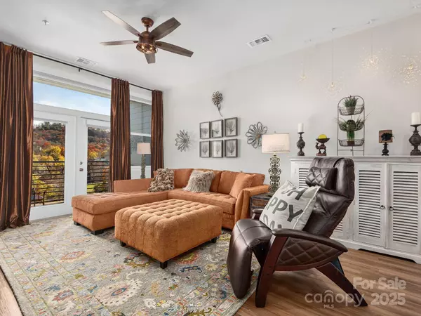 Asheville, NC 28801,55 S Market ST #507