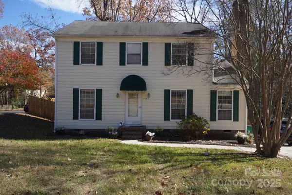 2042 Killarney PL, Charlotte, NC 28262