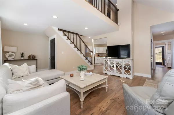 Asheville, NC 28806,15 Eaglebear DR