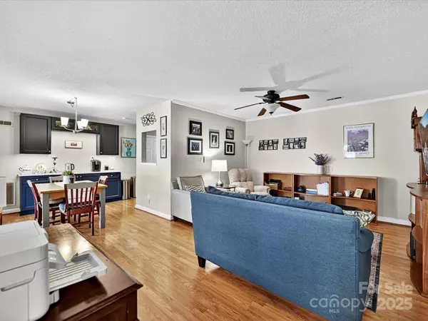 Charlotte, NC 28212,1612 Hollow DR