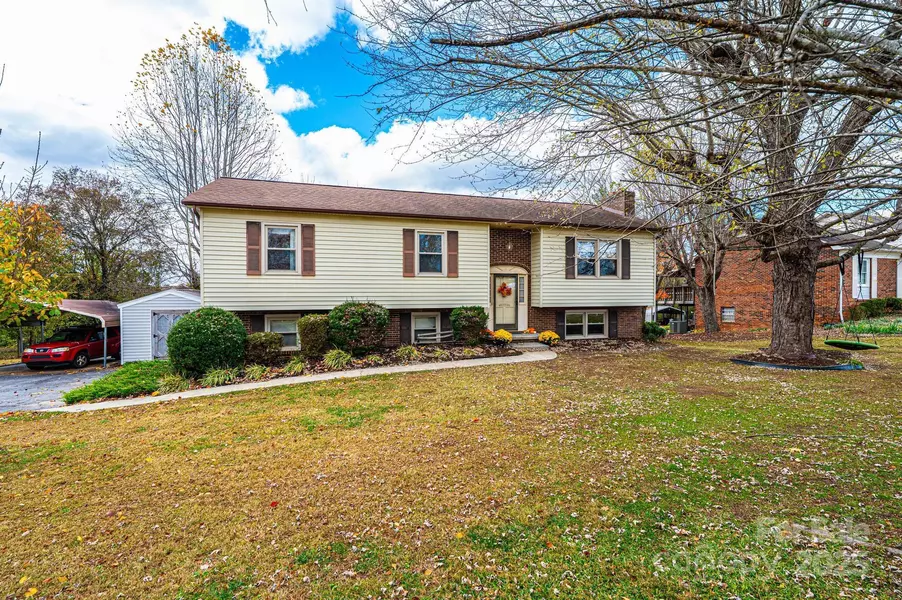 2570 Raintree ST, Connelly Springs, NC 28612