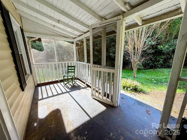 Tryon, NC 28782,250 Lockhart RD