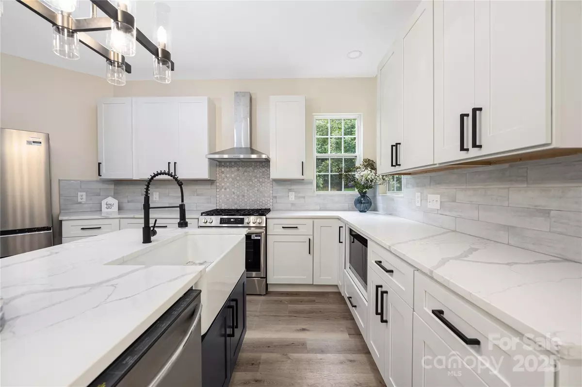 Charlotte, NC 28270,402 Sardis RD N