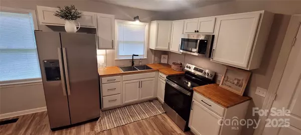 Lenoir, NC 28645,2696 Tablerock RD