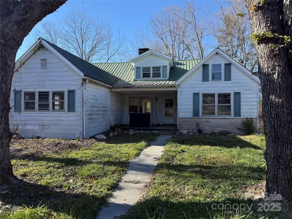 Spruce Pine, NC 28777,271 Sunnybrook DR