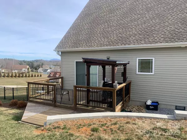 Flat Rock, NC 28731,119 Tryon View DR