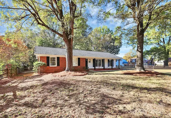 Charlotte, NC 28215,7118 April Ridge LN