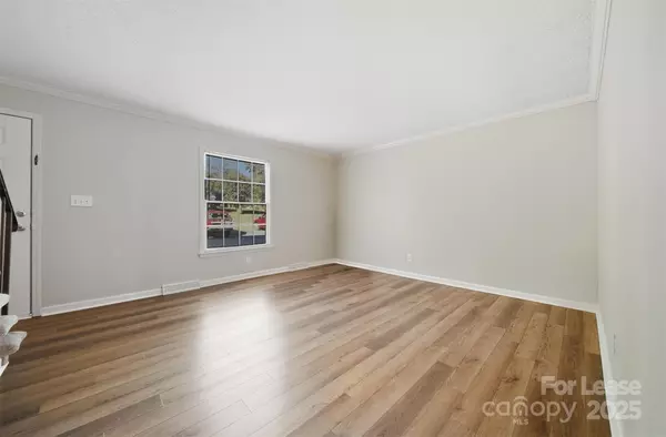 Hickory, NC 28601,824 6th ST NW