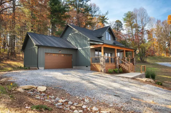 Hendersonville, NC 28792,92 Lillycrop LN