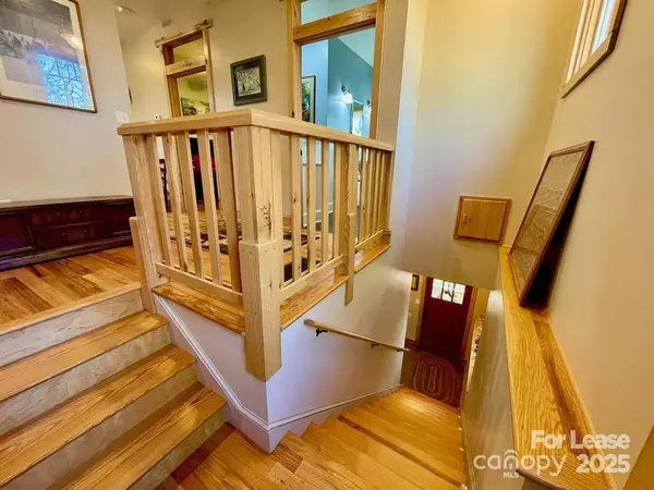 Black Mountain, NC 28711,304 9th ST