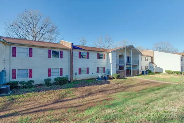 Charlotte, NC 28210,7992 Shady Oak TRL #137