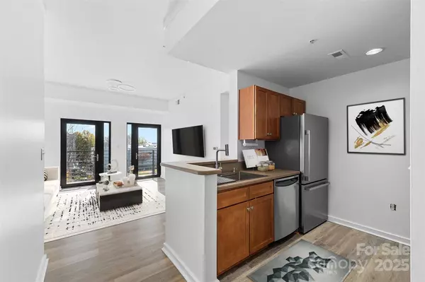 Charlotte, NC 28202,715 N Church ST #502