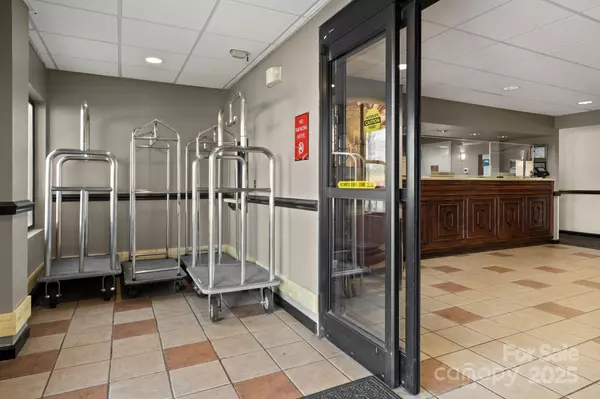 Hendersonville, NC 28792,240 Mitchelle DR