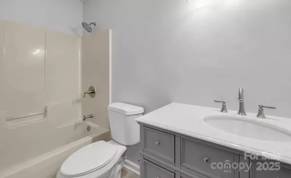 Charlotte, NC 28208,3133 Amay James AVE