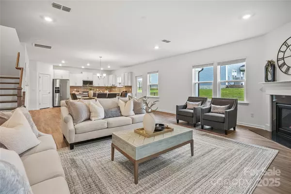 Huntersville, NC 28078,14218 New Crest DR #140