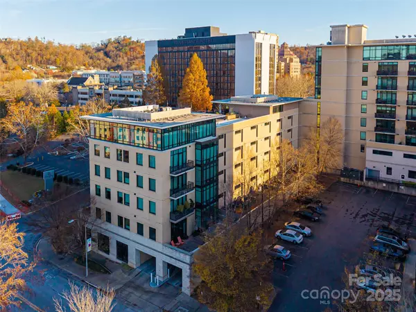 Asheville, NC 28801,60 N Market ST #117