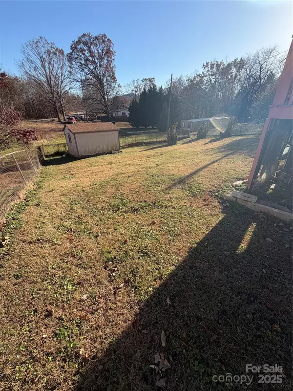 Marion, NC 28752,286 School ST