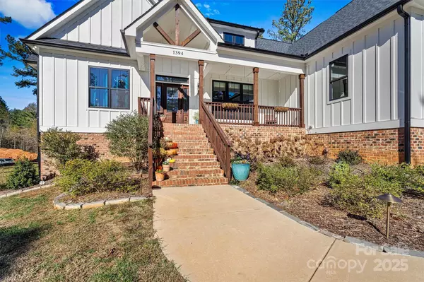 Granite Falls, NC 28630,1394 Scenic LN