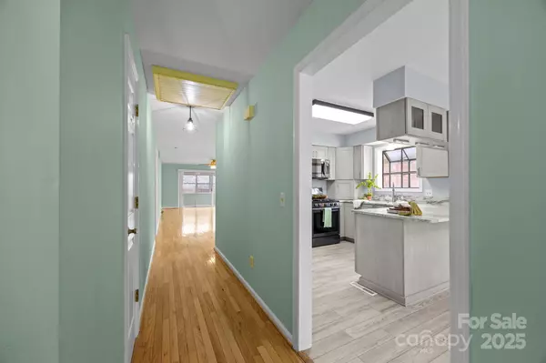 Hendersonville, NC 28791,125 Exeter CT