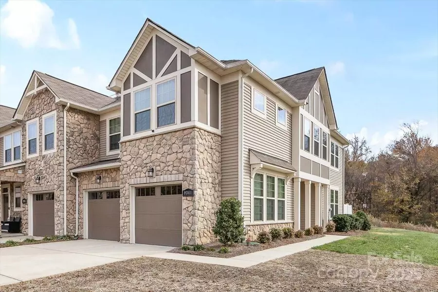 9341 Glenburn LN, Charlotte, NC 28278