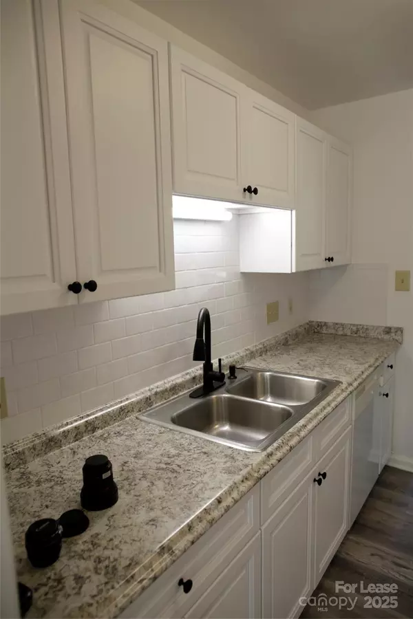 Charlotte, NC 28226,7909 Carmel RD