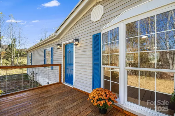 Bakersville, NC 28705,398 Dogwood DR