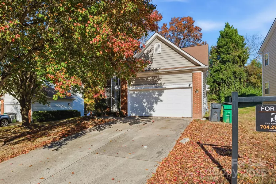 3820 Sipes LN, Charlotte, NC 28269