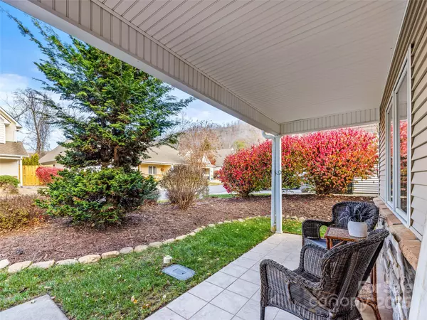 Swannanoa, NC 28778,34 Beekeeper TRL