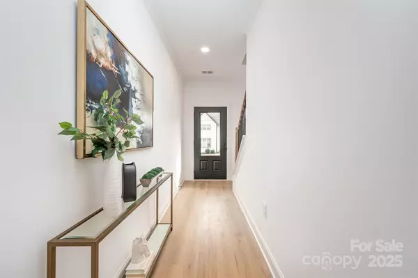 Charlotte, NC 28216,1802 Vinton ST