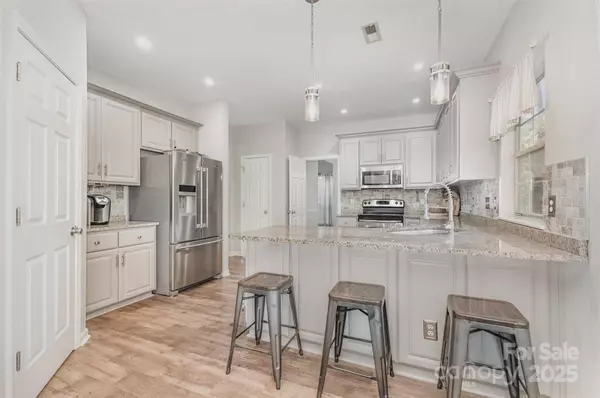 Charlotte, NC 28215,8740 Sam Dee RD