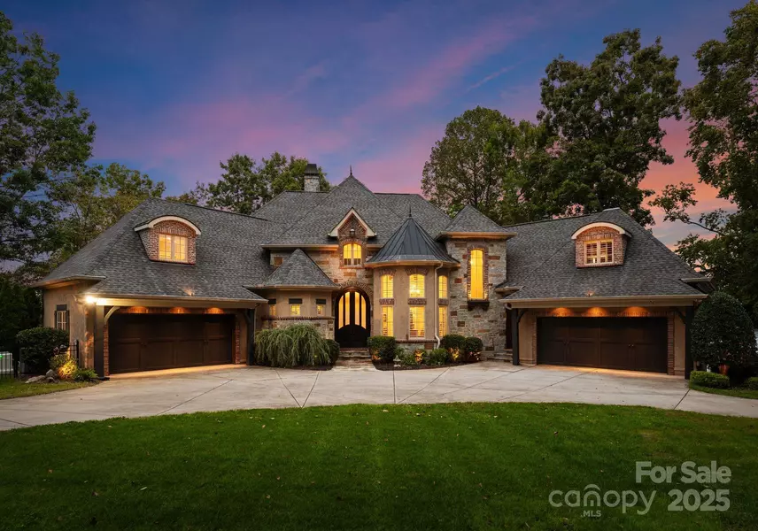 115 Emerald Point LN, Mooresville, NC 28117