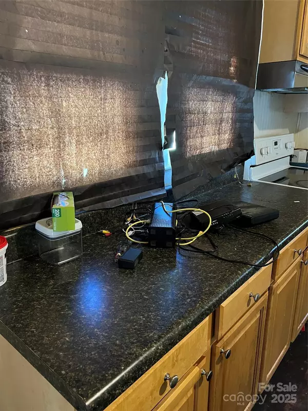 Kannapolis, NC 28083,303 E 10th ST