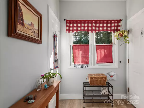 Asheville, NC 28803,1 Timberlake DR