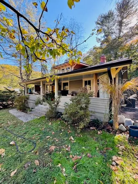 69 Rice Branch RD, Asheville, NC 28804