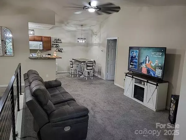 Bluffton, SC 29910,897 Fording Island RD #2208