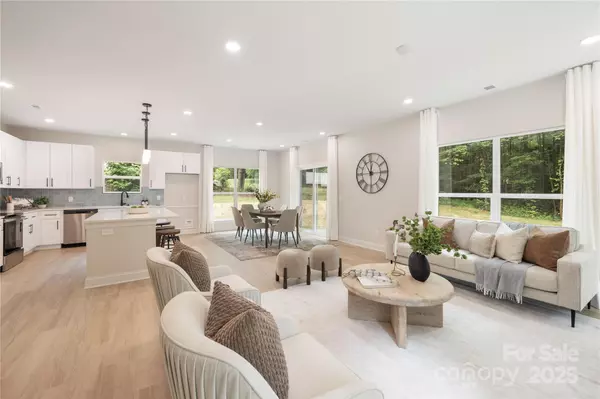 Charlotte, NC 28215,7034 Lakeside DR